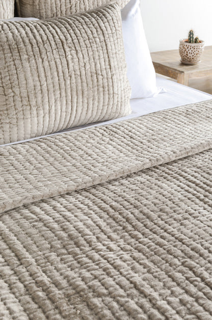 Bari Quilt Collection in Pebble